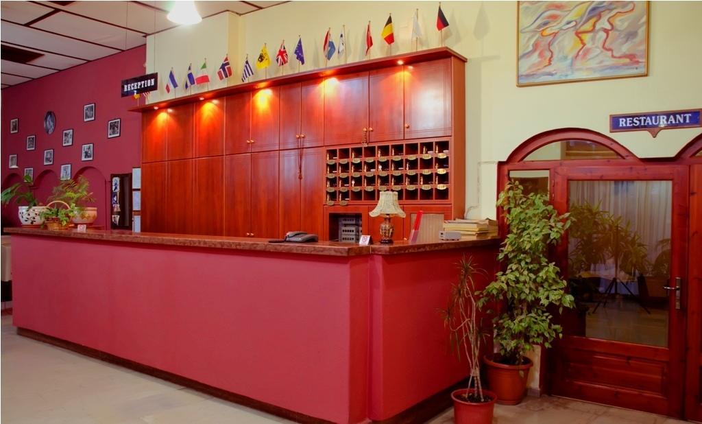 איגומניטסה Hotel Oscar מראה חיצוני תמונה